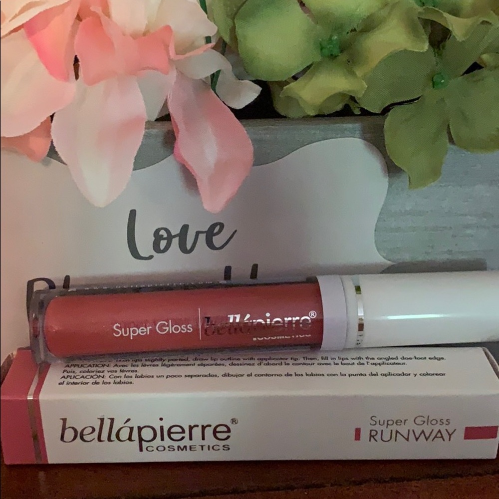 NIB BellaPierre cosmetics super gloss runway